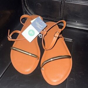 Universal Thread Women's Brown Sandals with Gold Strap